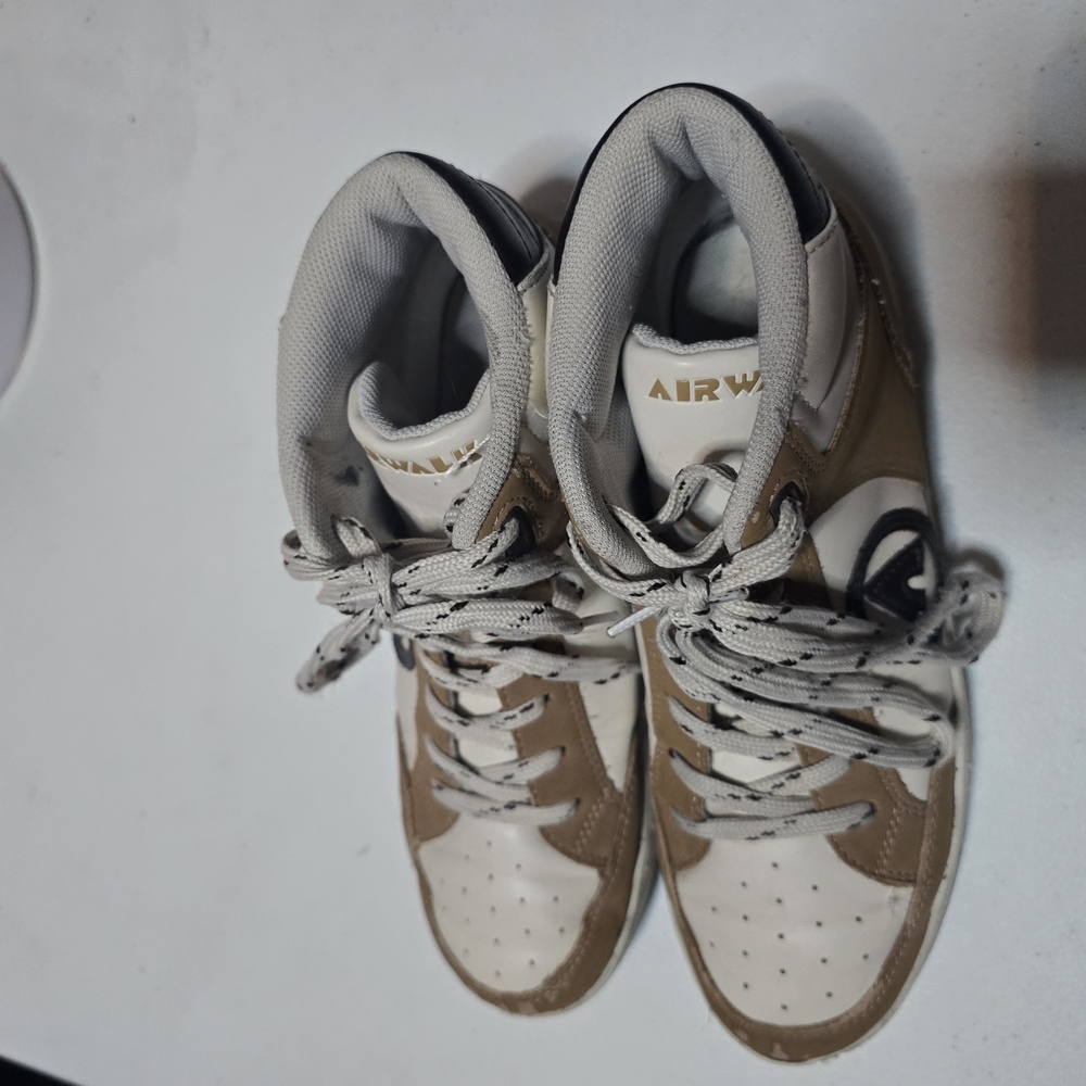 Airwalk High-Top‎ Sneakers in White and Tan